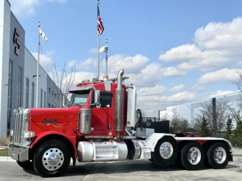 2013 PETERBILT 388 for sale in New Lenox, IL