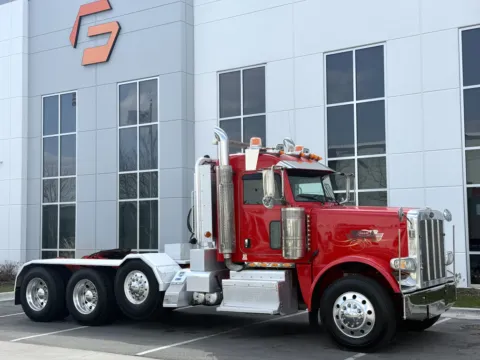 Photos of 2013 PETERBILT 388 for sale in New Lenox, IL at Forge Truck Centers - Illinois