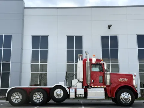Another view of 2013 PETERBILT 388 for sale in New Lenox, IL at Forge Truck Centers - Illinois