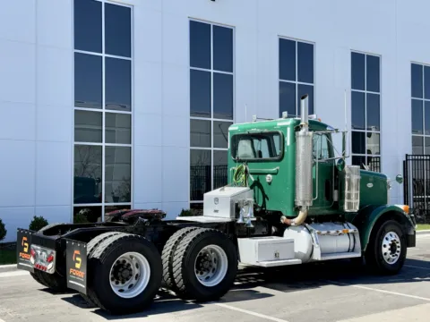 More photos of 1998 PETERBILT 378 at Forge Truck Centers - Illinois, IL