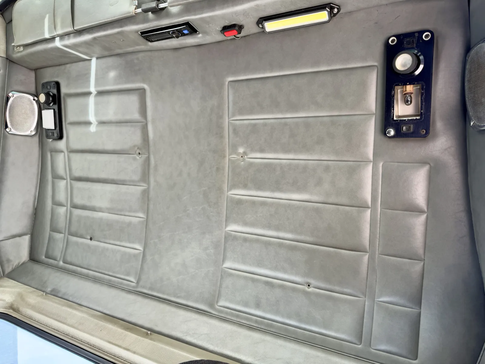 1998 Peterbilt - image 21