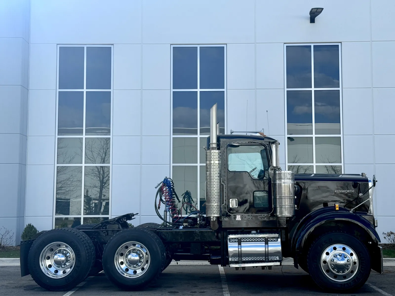 1999 Kenworth W900 - image 3