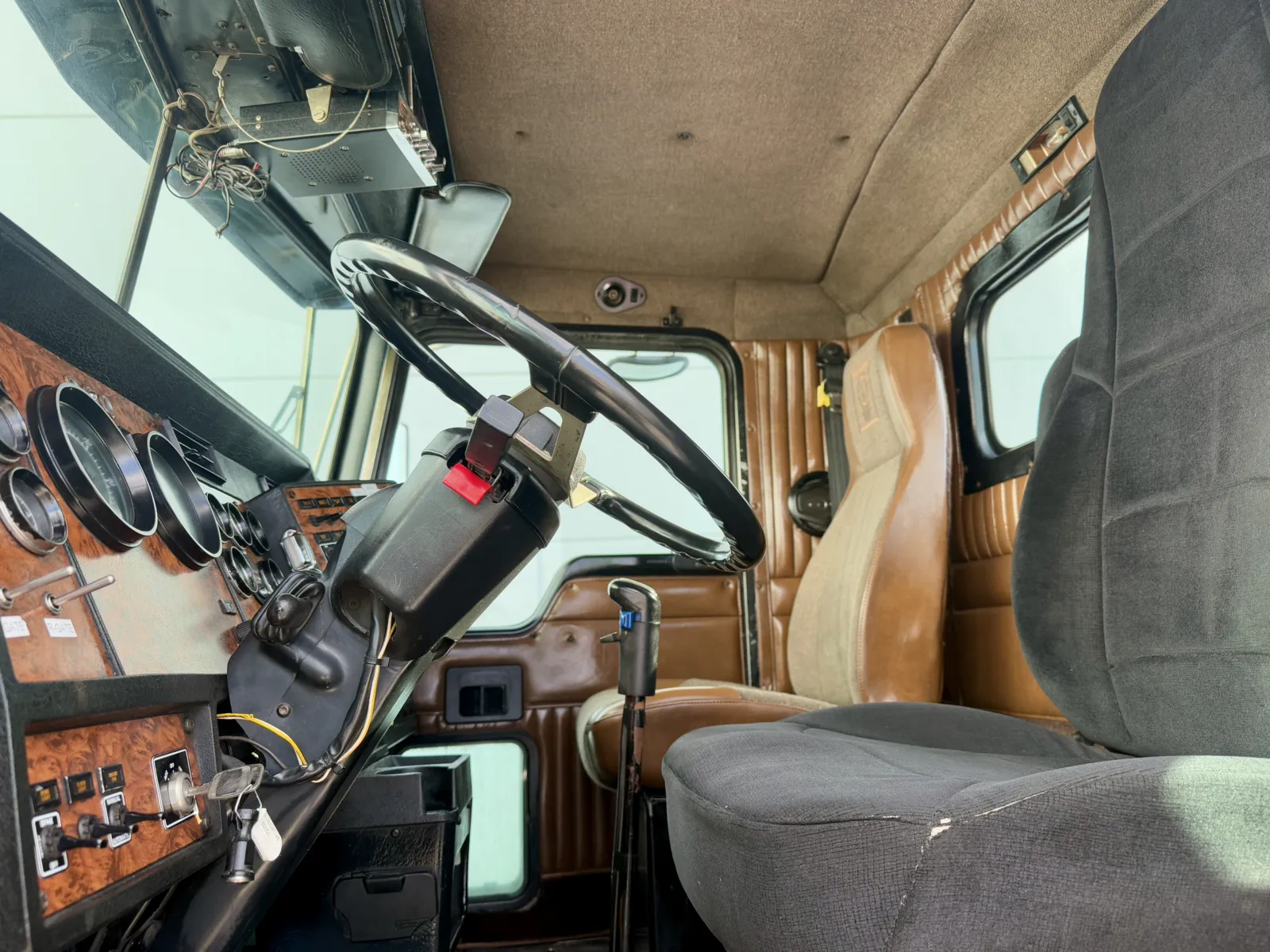 1999 Kenworth W900 - image 14