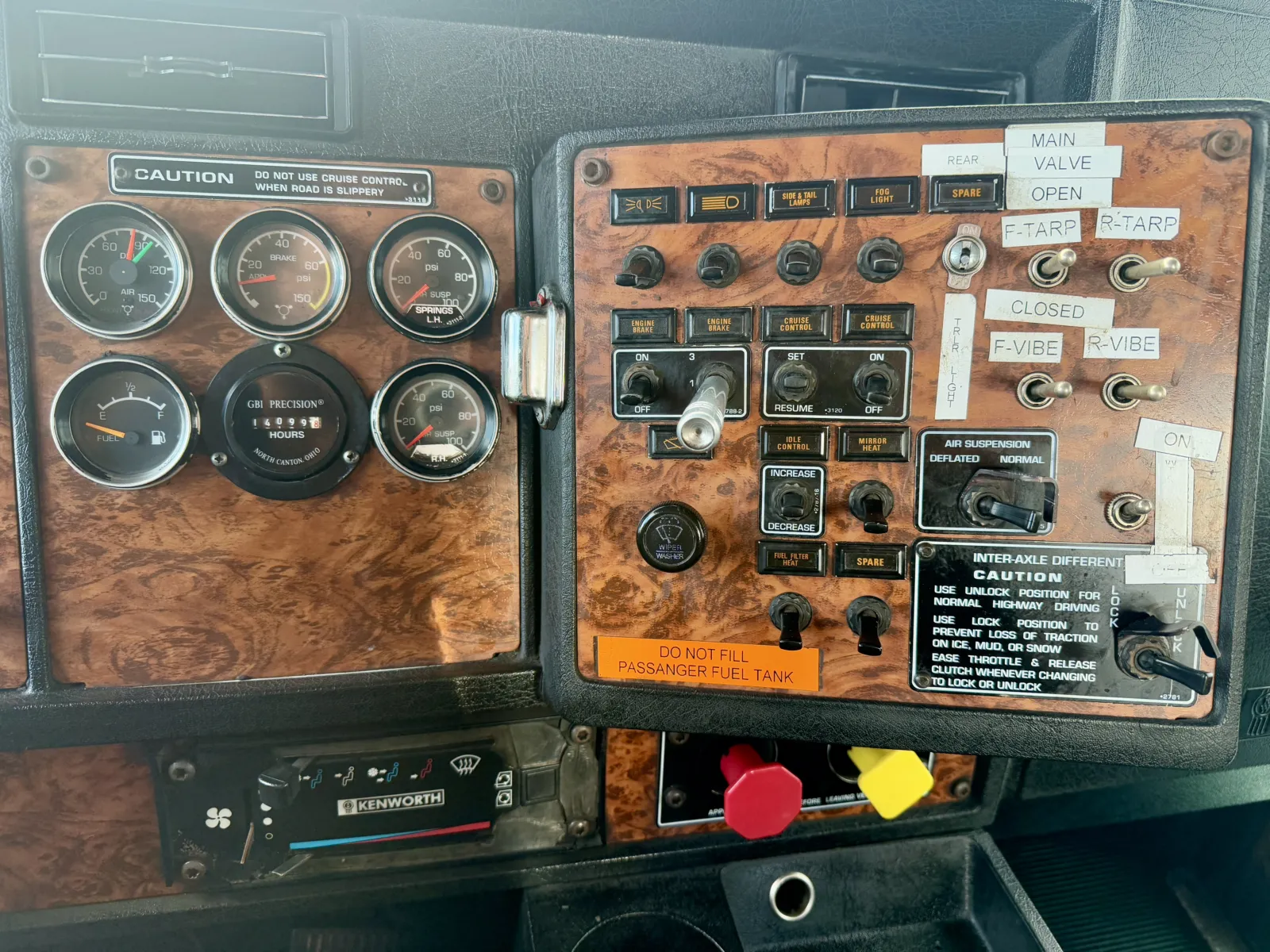 1999 Kenworth W900 - image 18