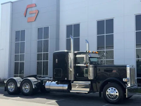 Photos of 2022 PETERBILT 389 for sale in New Lenox, IL at Forge Truck Centers - Illinois