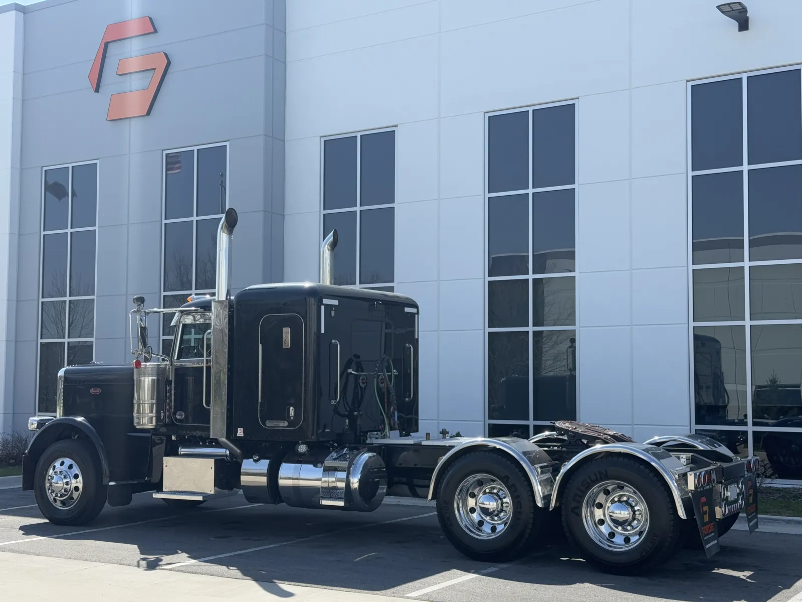 2022 Peterbilt 389 - image 6