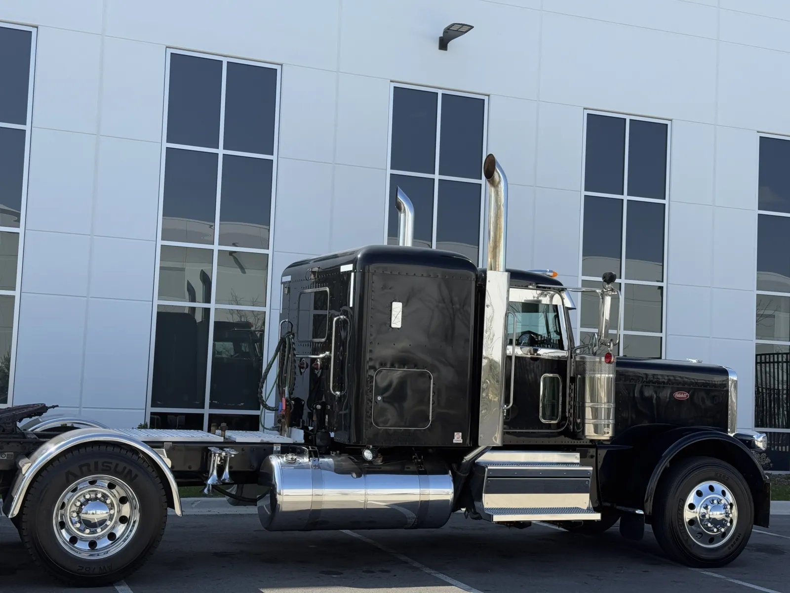 2022 Peterbilt 389 - image 7