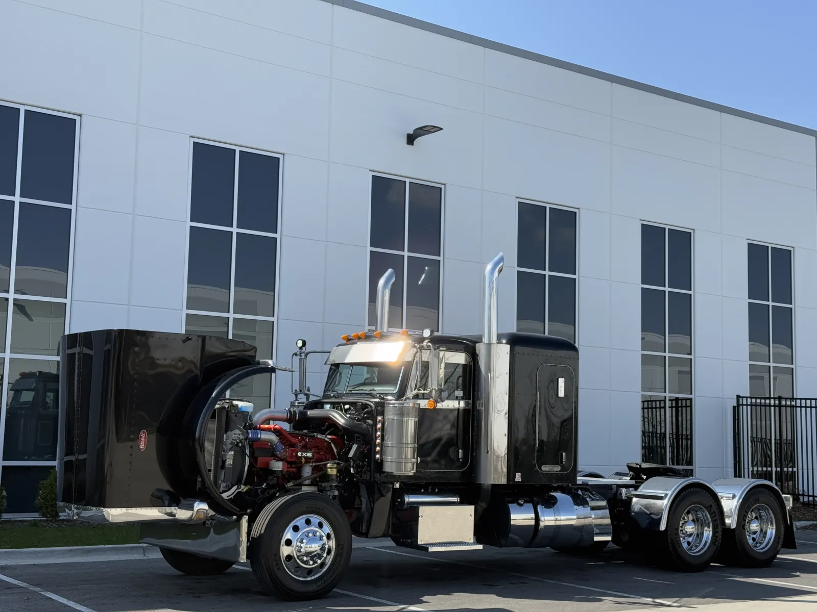 2022 Peterbilt 389 - image 10