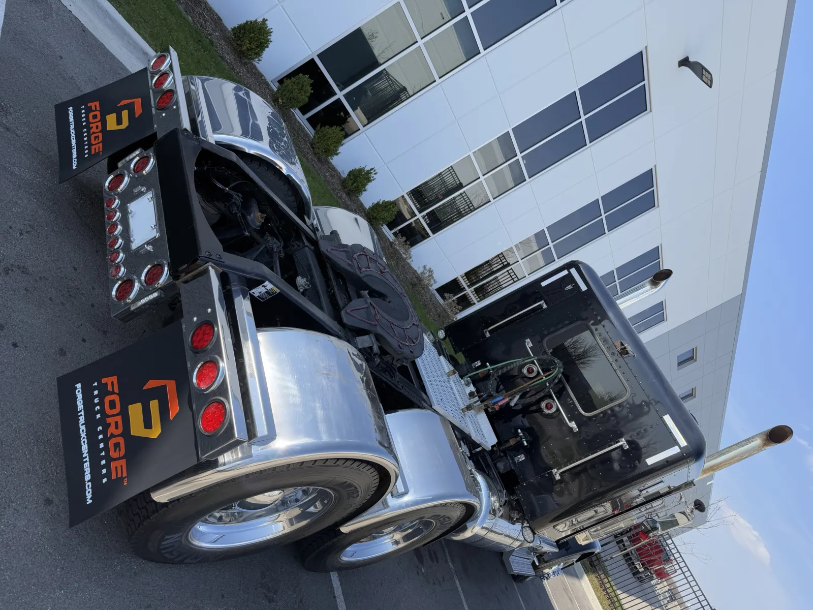 2022 Peterbilt 389 - image 11