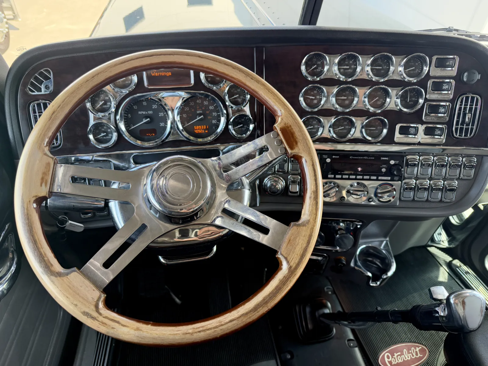 2022 Peterbilt 389 - image 16