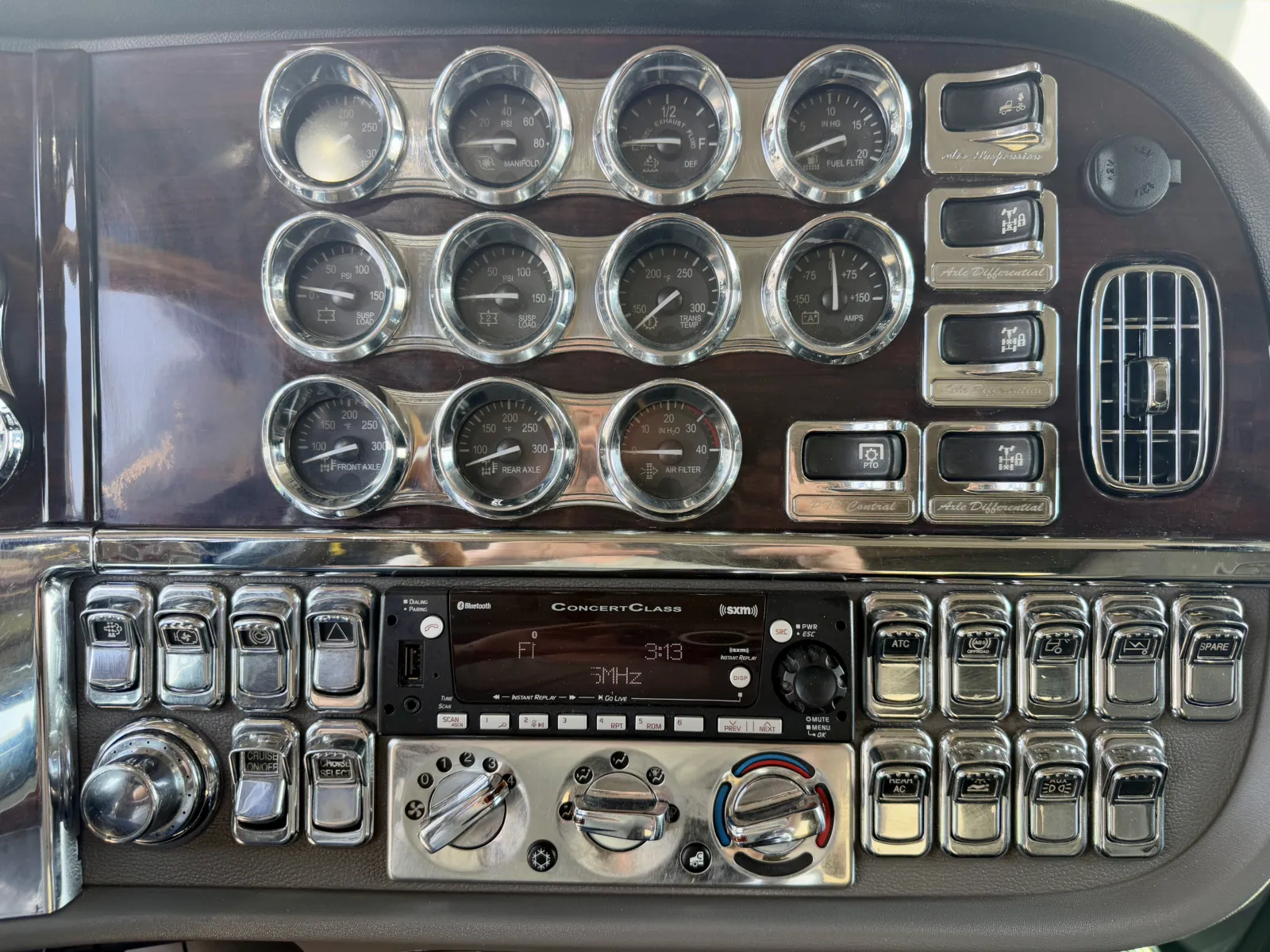 2022 Peterbilt 389 - image 18