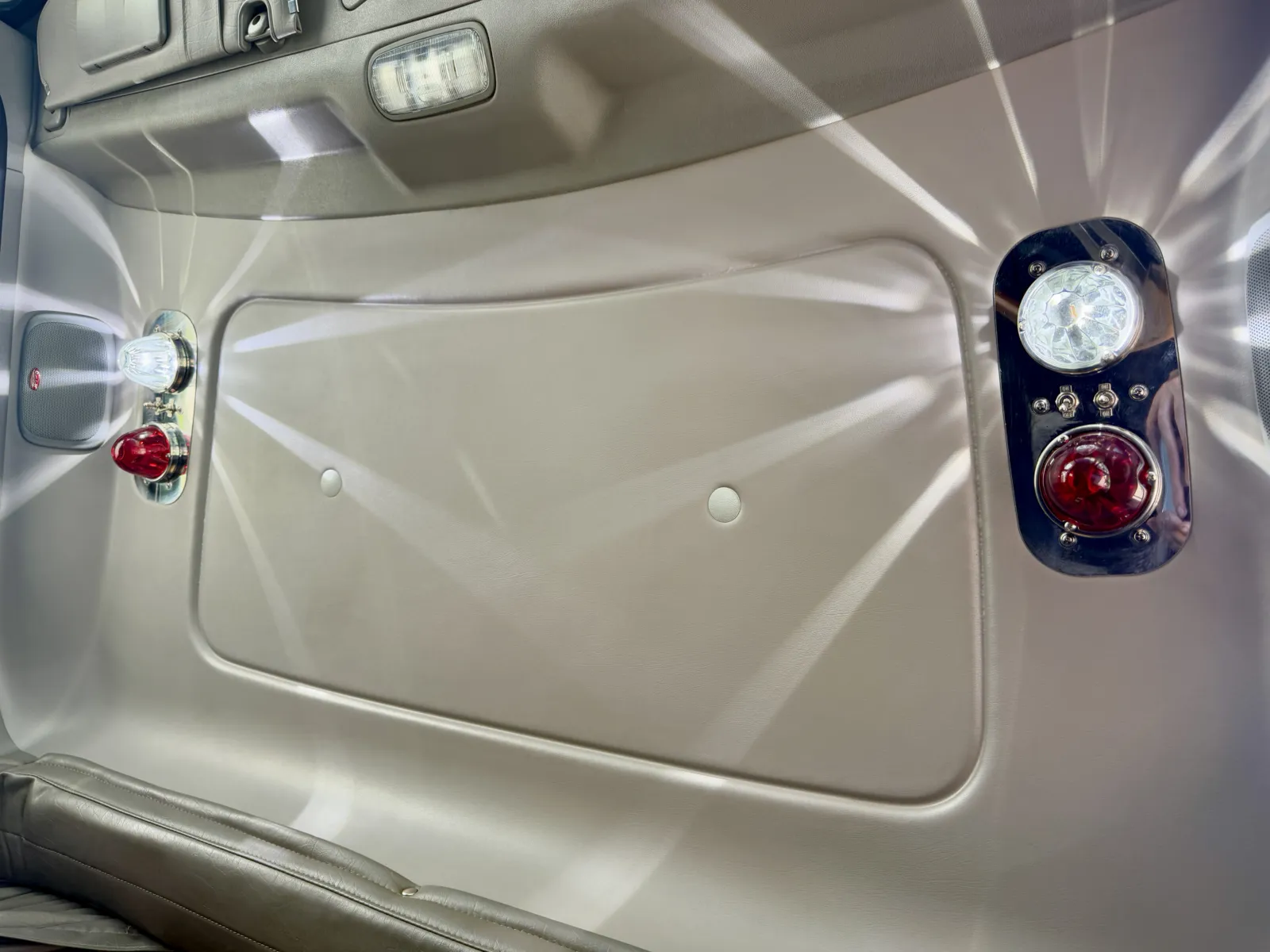 2022 Peterbilt 389 - image 21