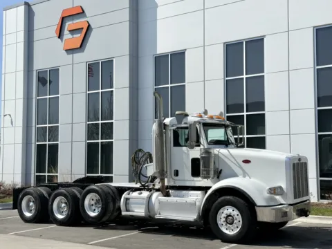 Photos of 2015 PETERBILT 367 for sale in New Lenox, IL at Forge Truck Centers - Illinois