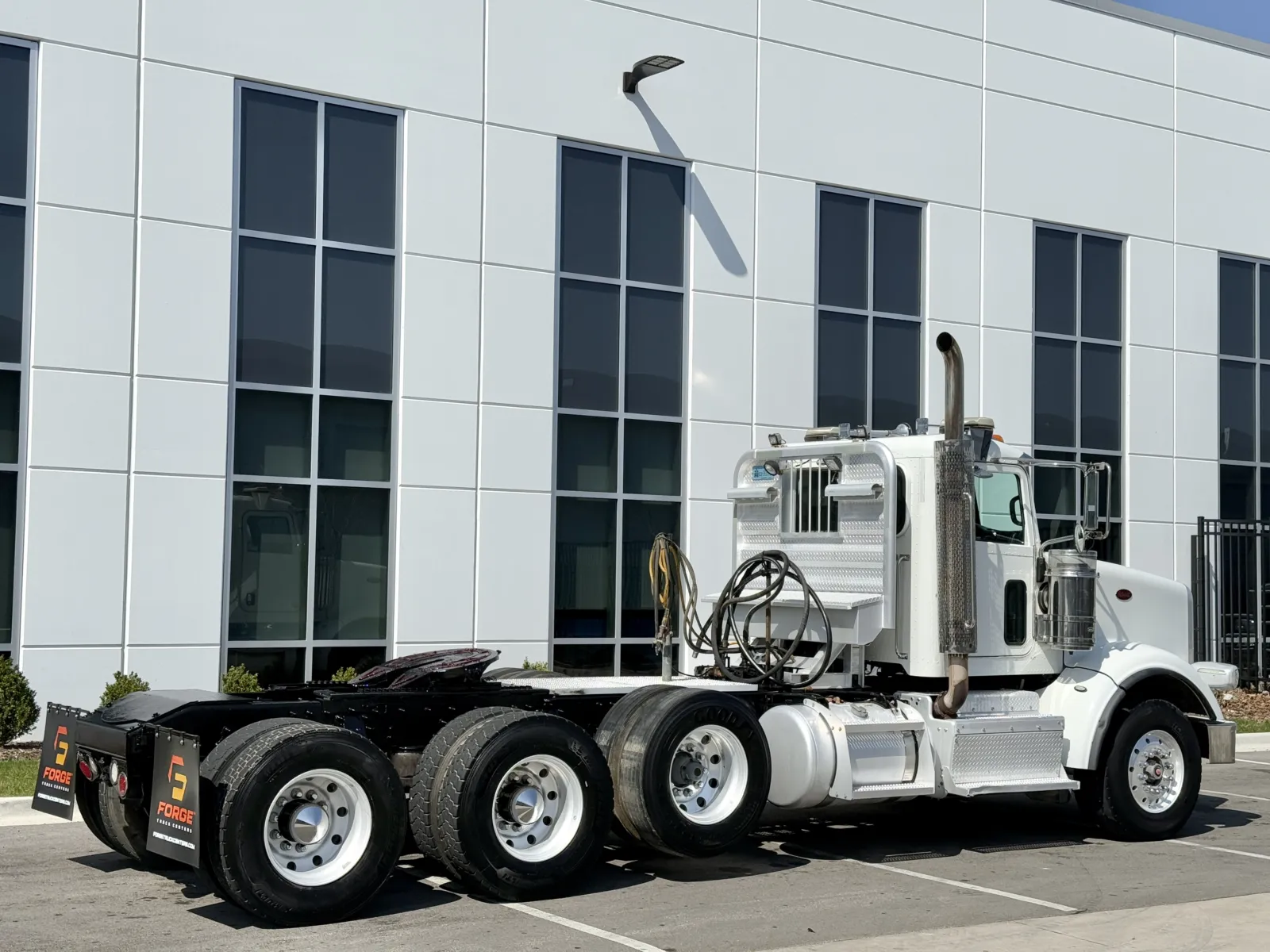 2015 Peterbilt - image 5