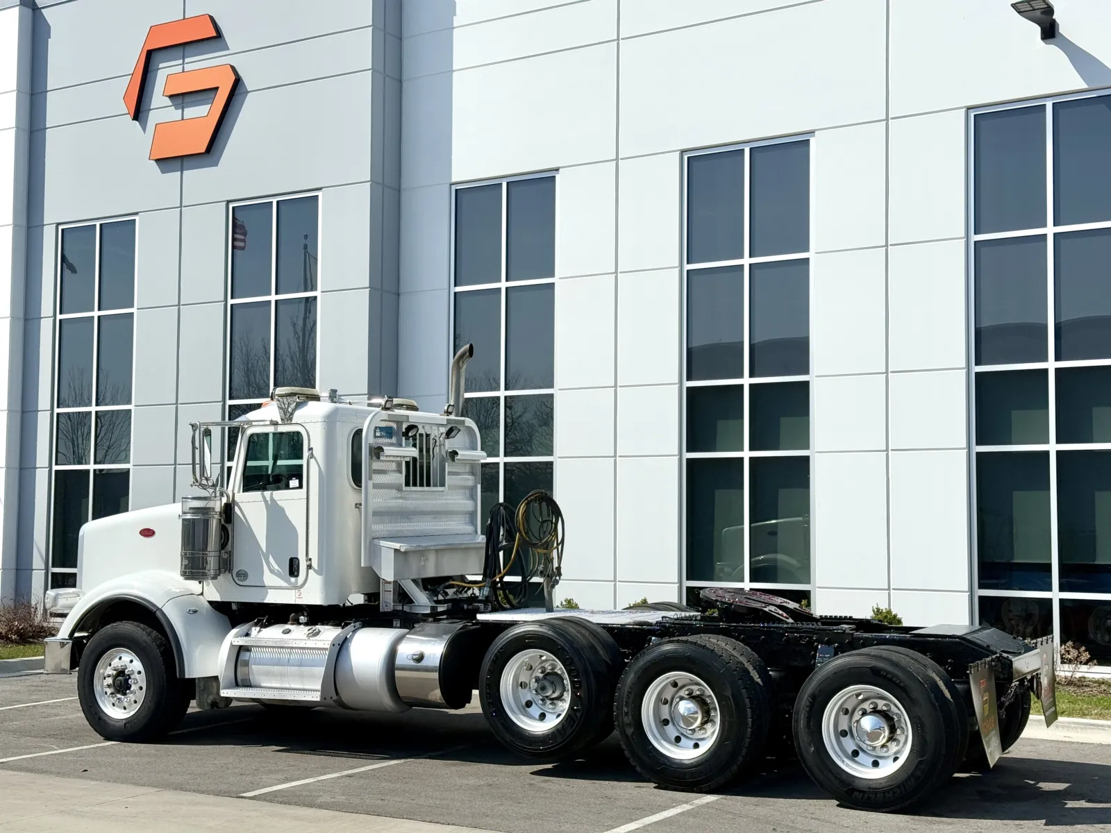 2015 Peterbilt - image 6