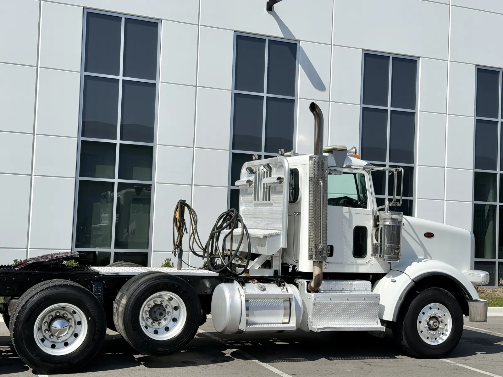 2015 Peterbilt - image 7