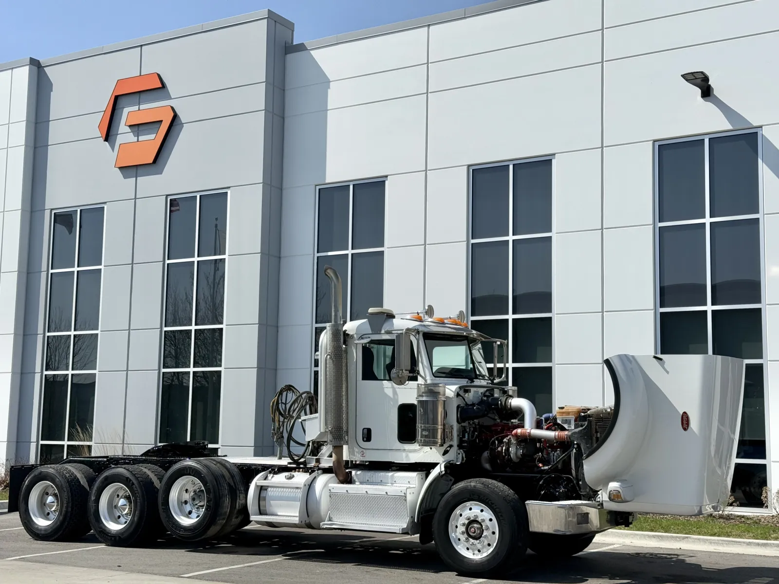 2015 Peterbilt - image 9