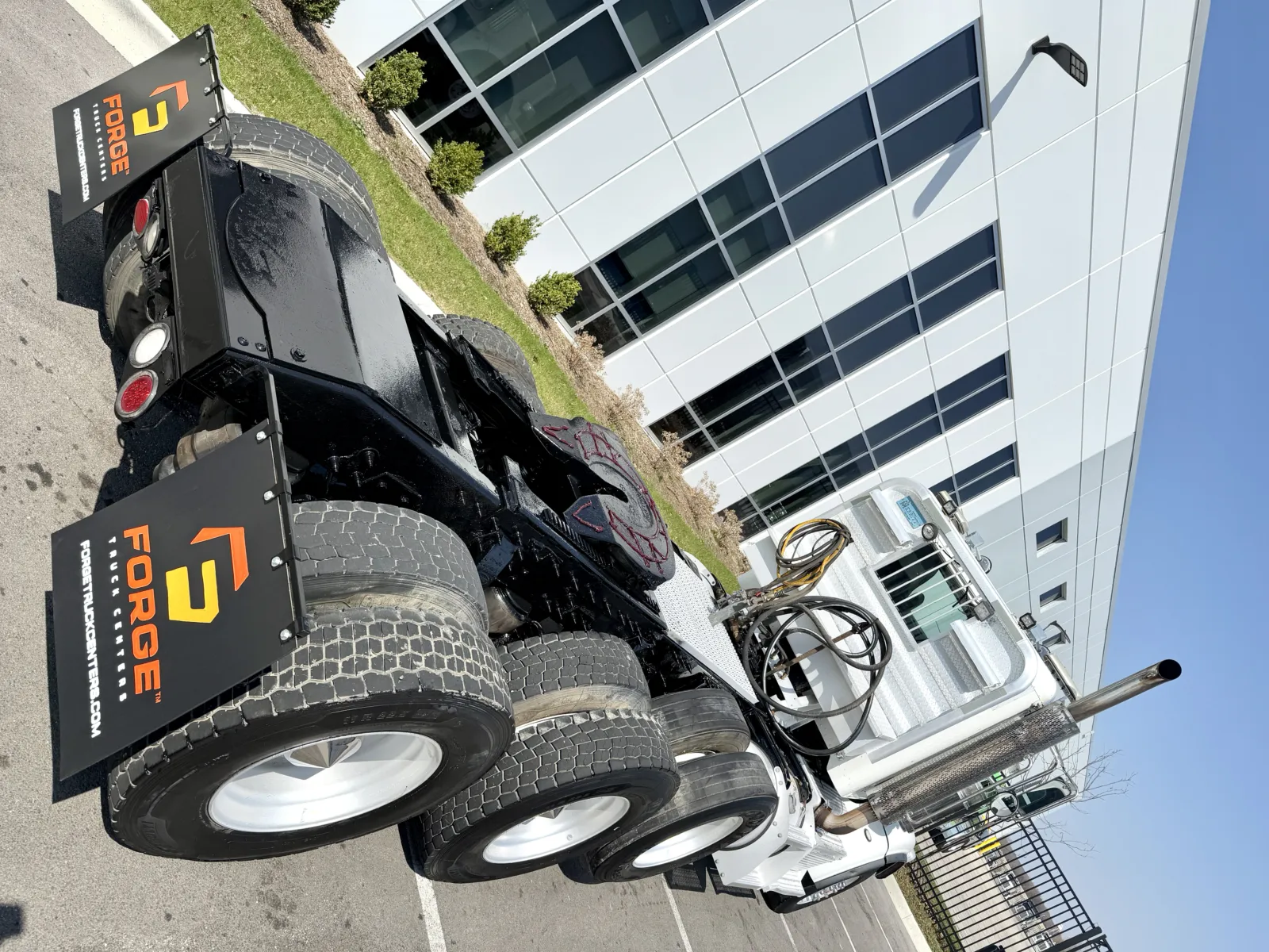 2015 Peterbilt - image 11