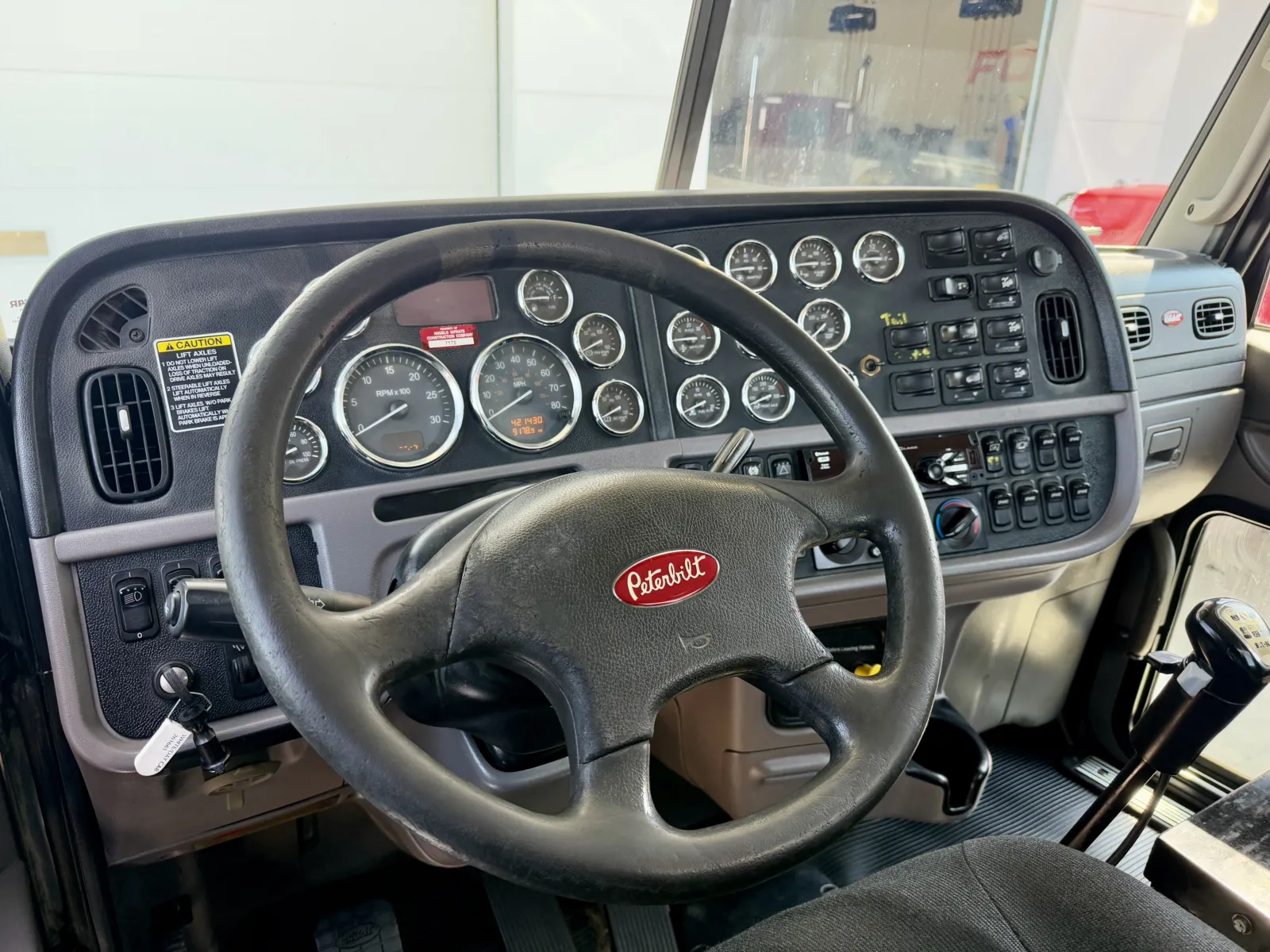 2015 Peterbilt - image 15