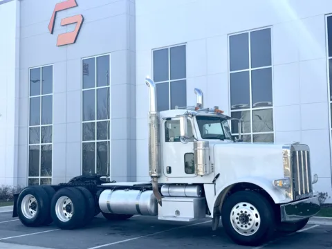 Photos of 2009 PETERBILT 388 for sale in New Lenox, IL at Forge Truck Centers - Illinois