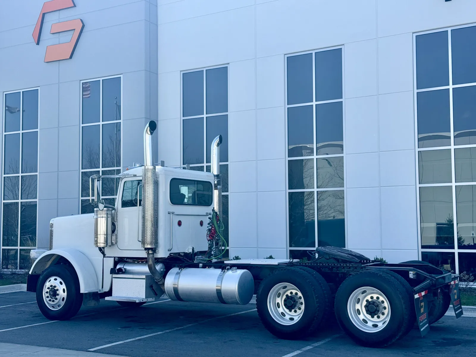 2009 Peterbilt - image 6