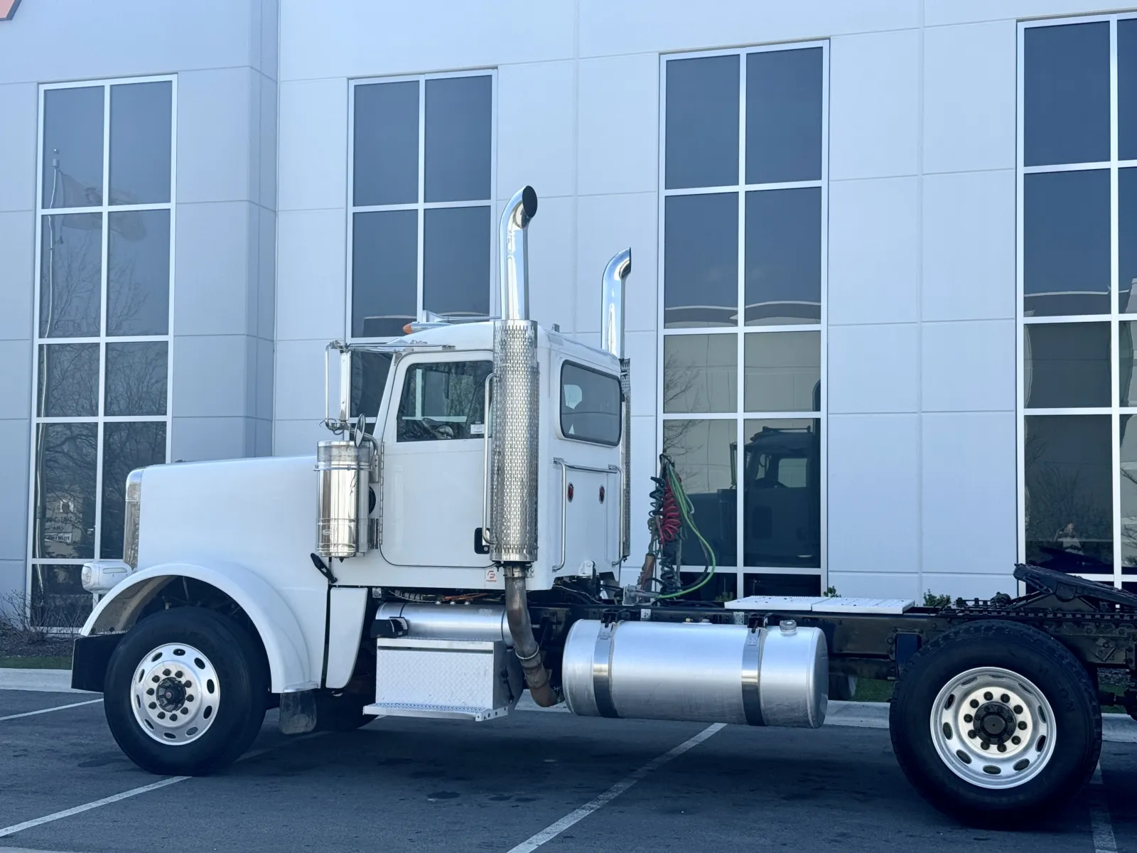 2009 Peterbilt - image 8