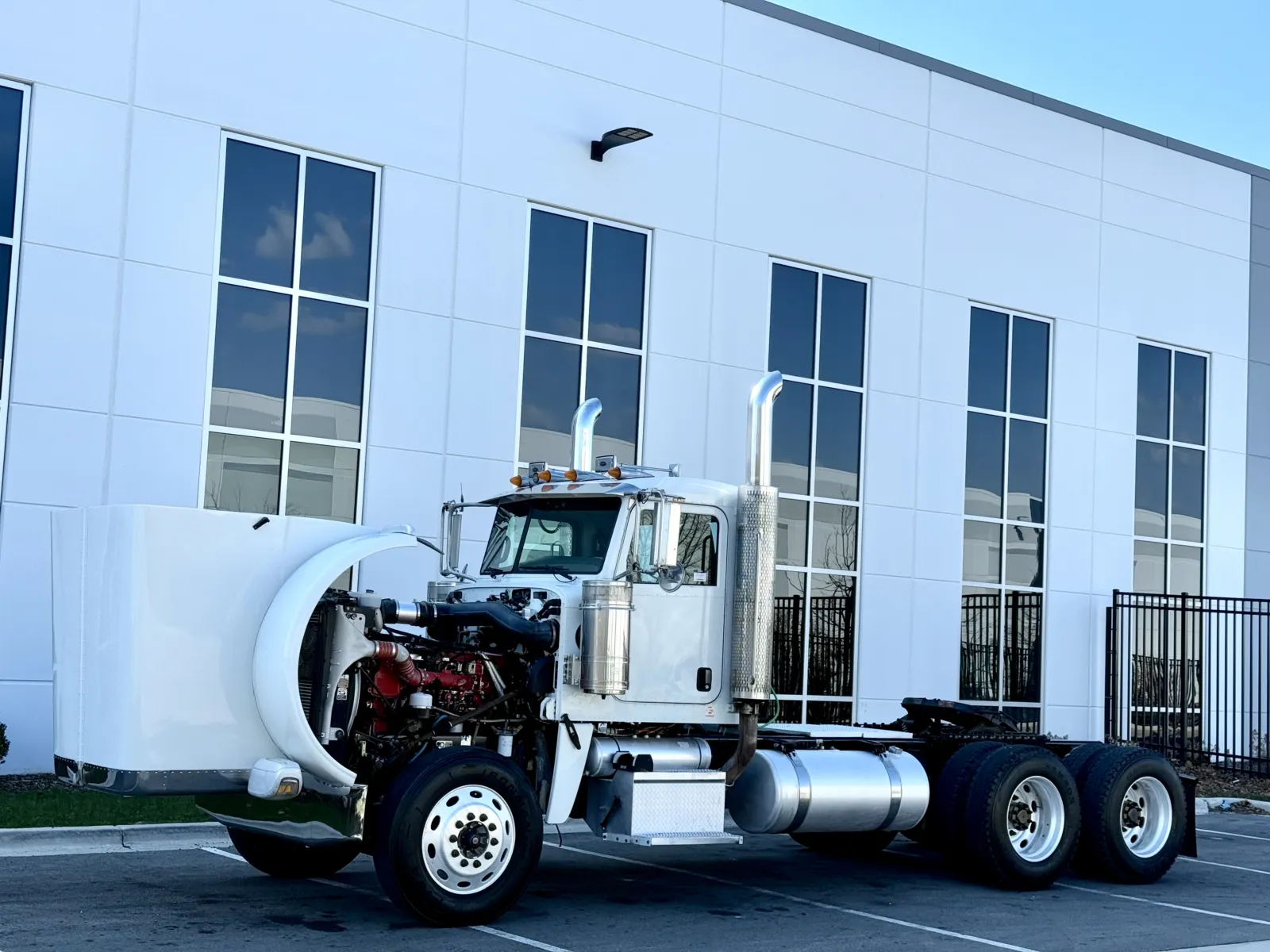 2009 Peterbilt - image 10