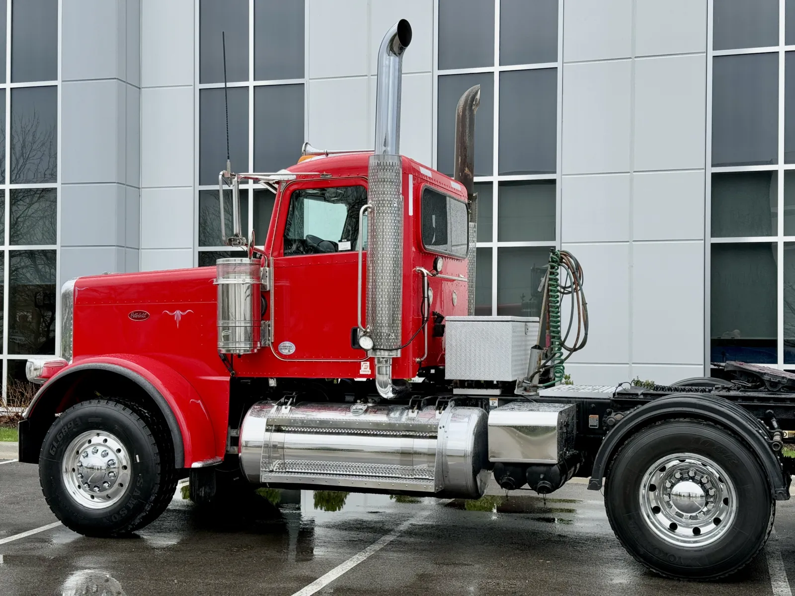 2021 Peterbilt 389 - image 8