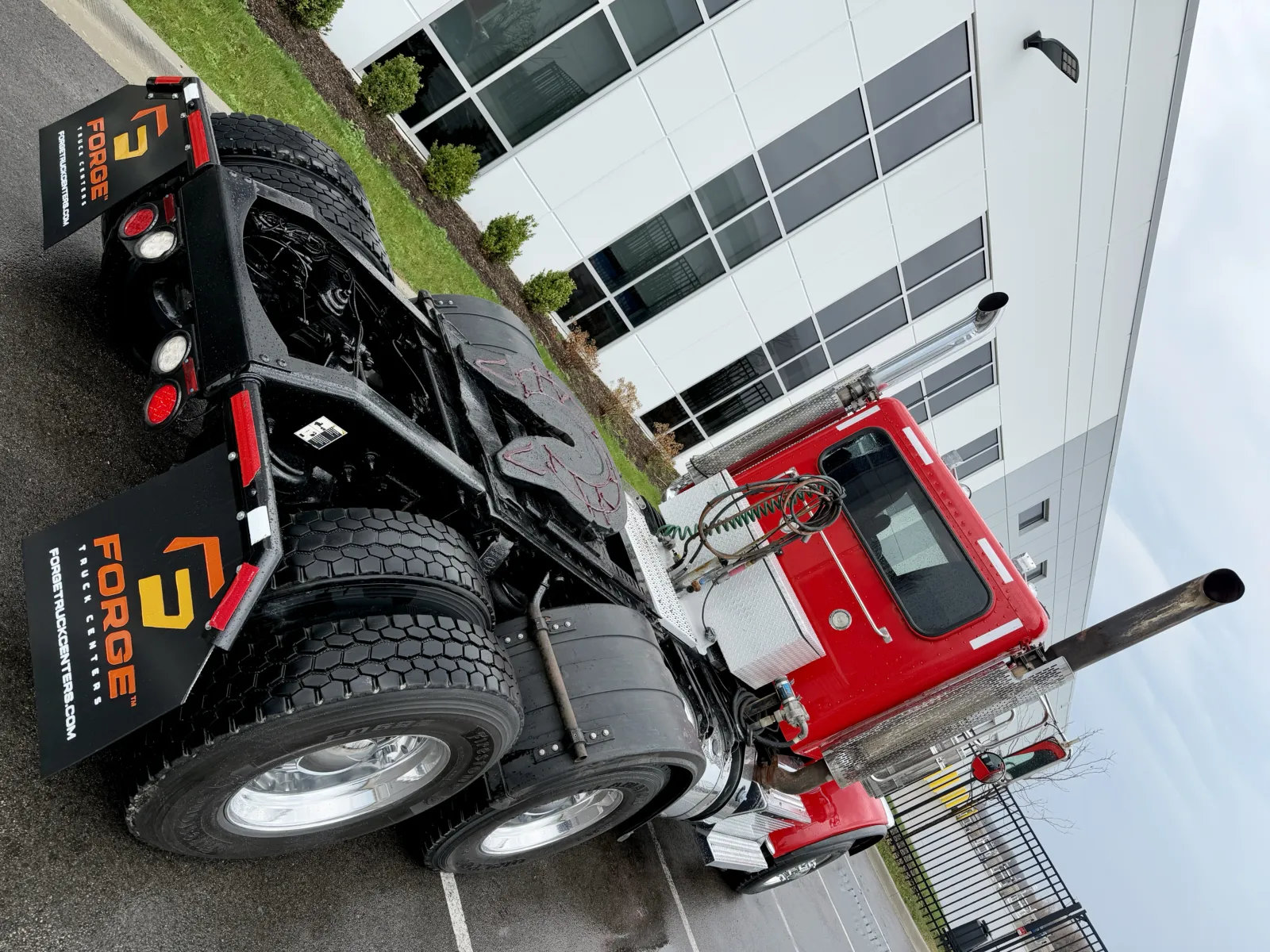 2021 Peterbilt 389 - image 11