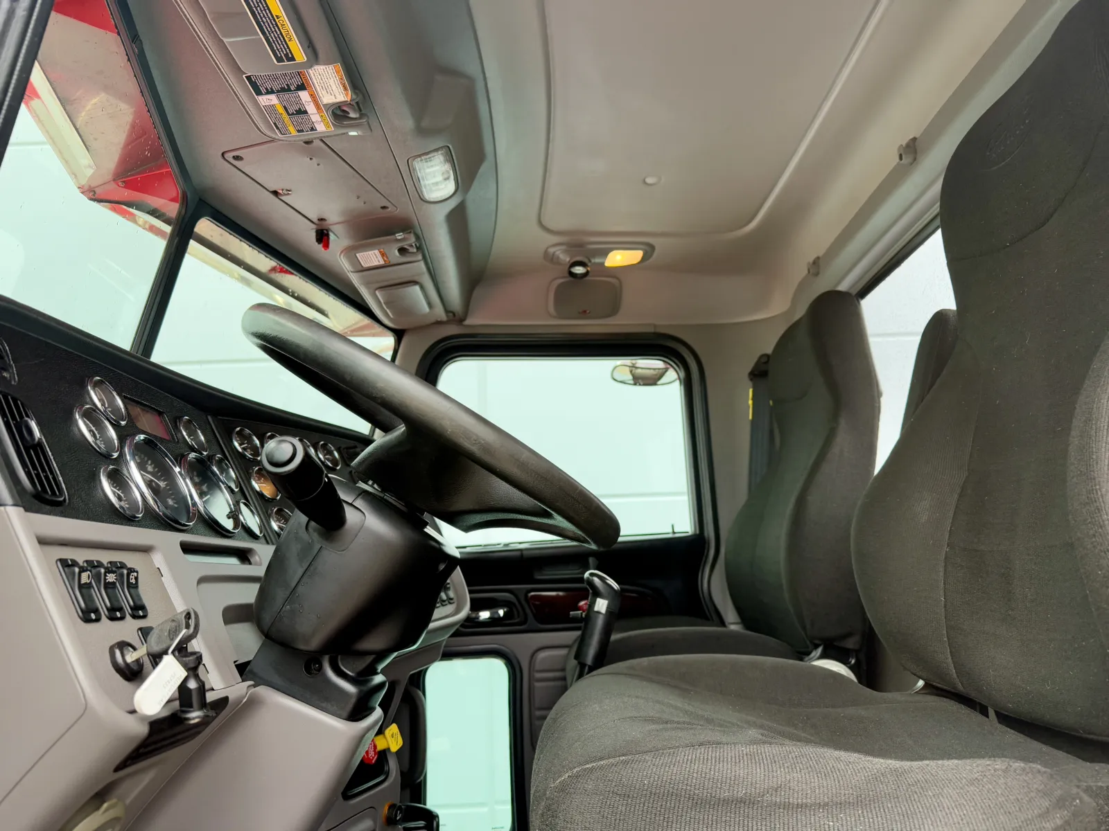 2021 Peterbilt 389 - image 14