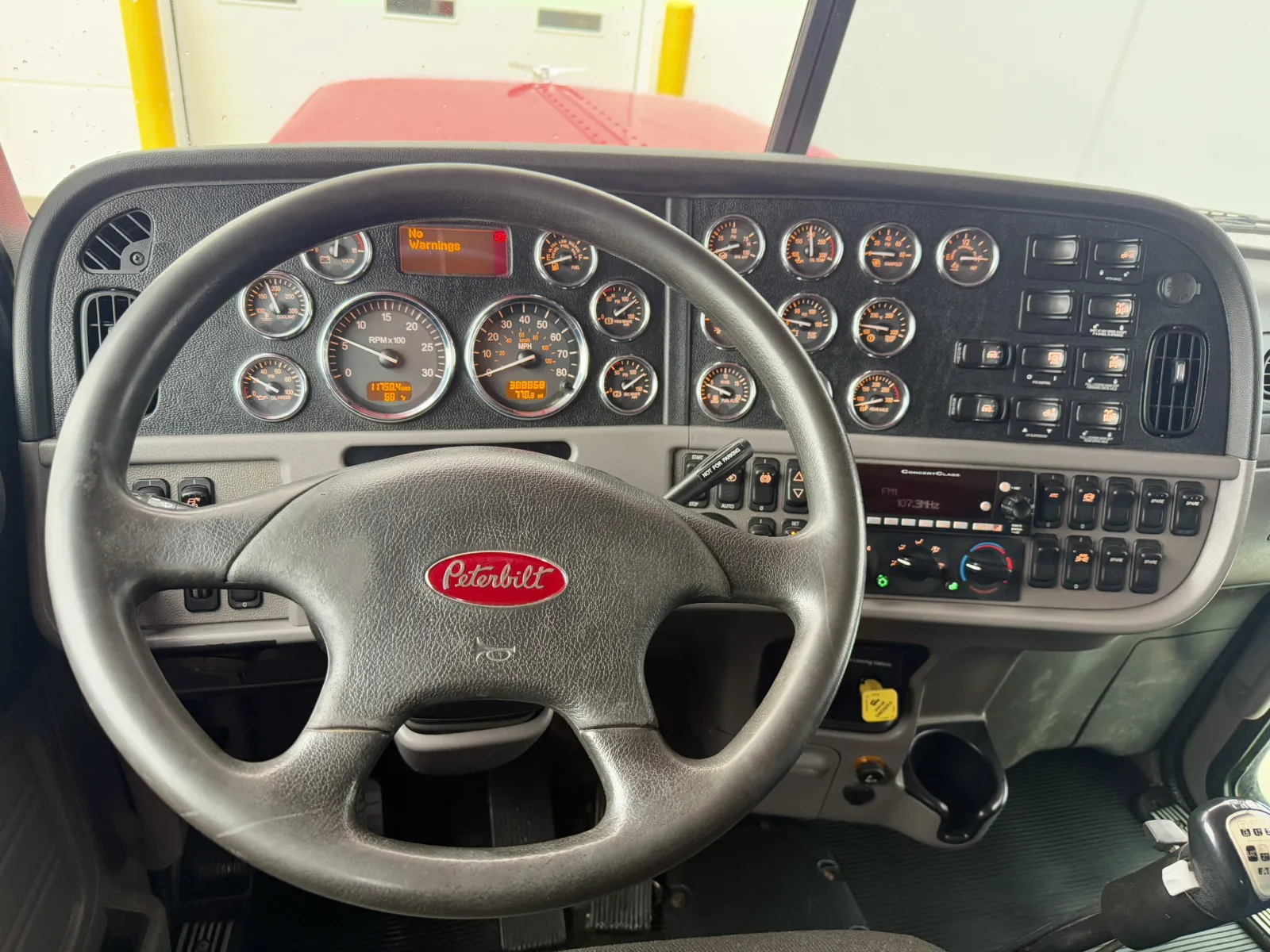 2021 Peterbilt 389 - image 16
