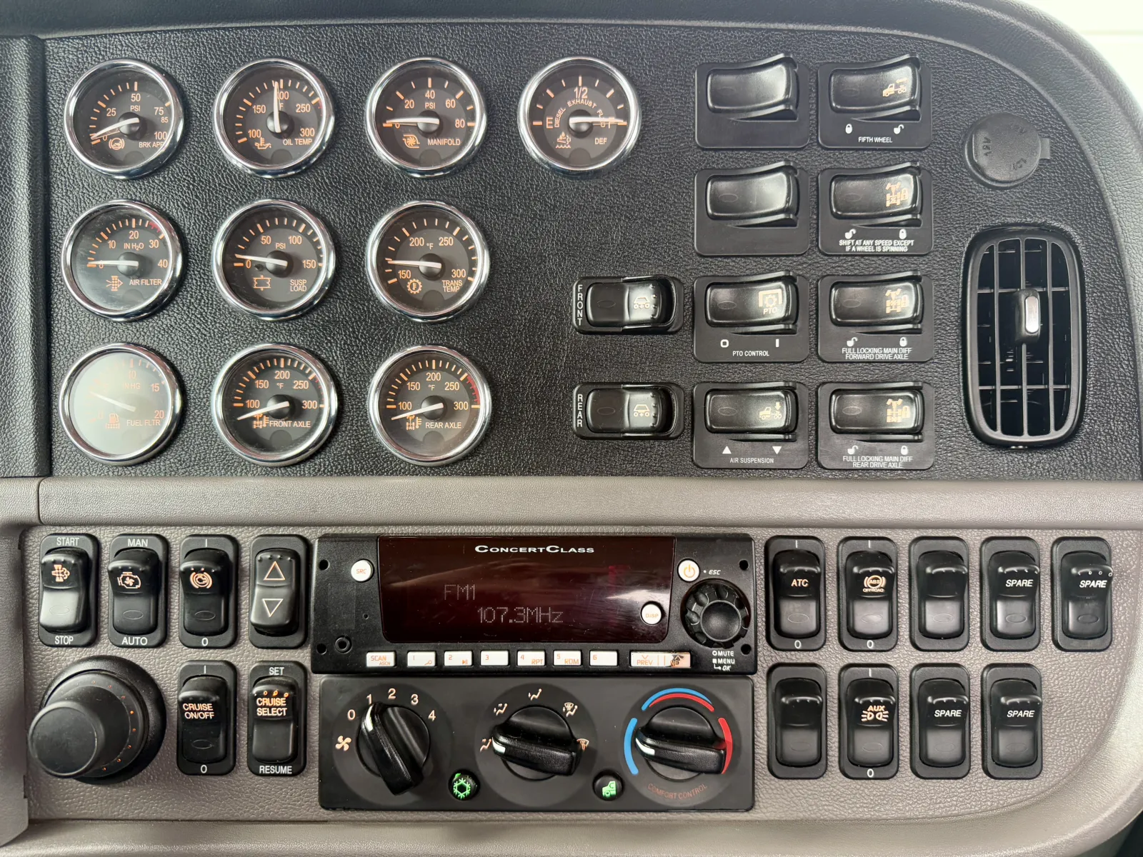 2021 Peterbilt 389 - image 18