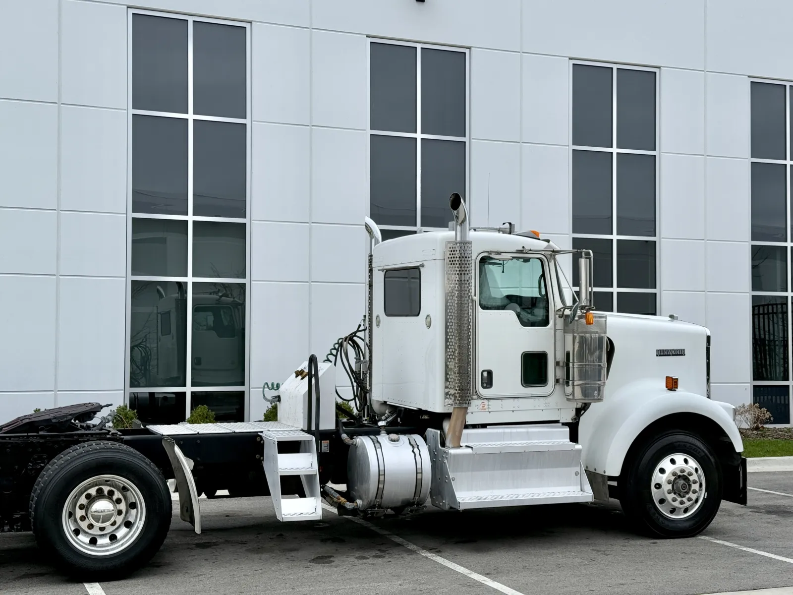 2015 Kenworth W900 - image 7