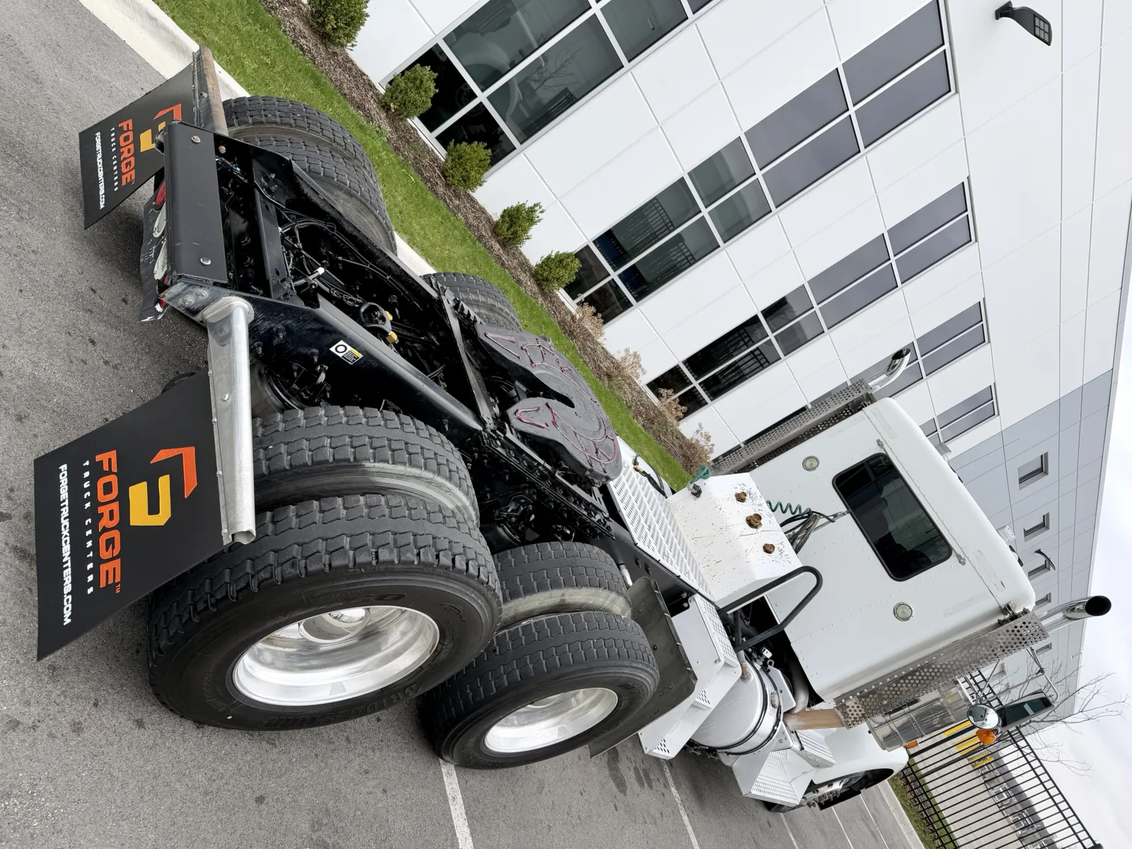 2015 Kenworth W900 - image 11