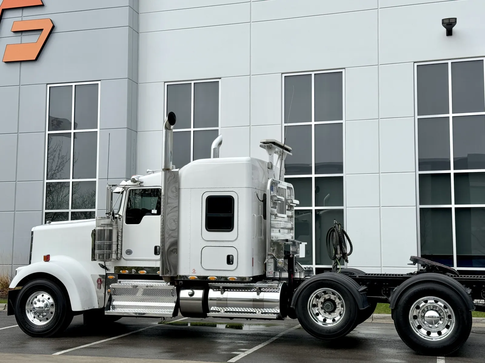 2021 Kenworth W900 - image 8