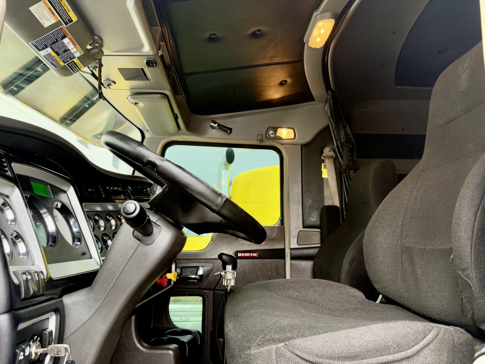 2021 Kenworth W900 - image 14