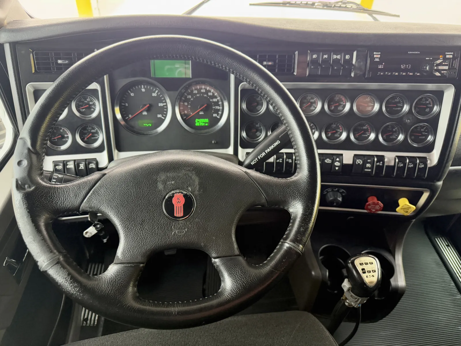 2021 Kenworth W900 - image 16