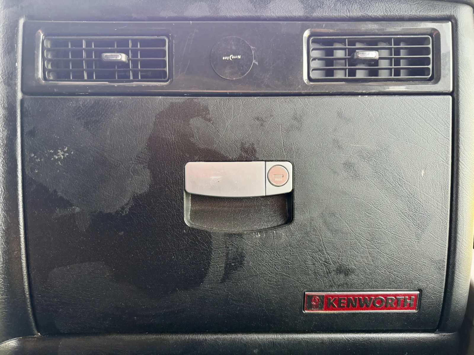 2021 Kenworth W900 - image 19