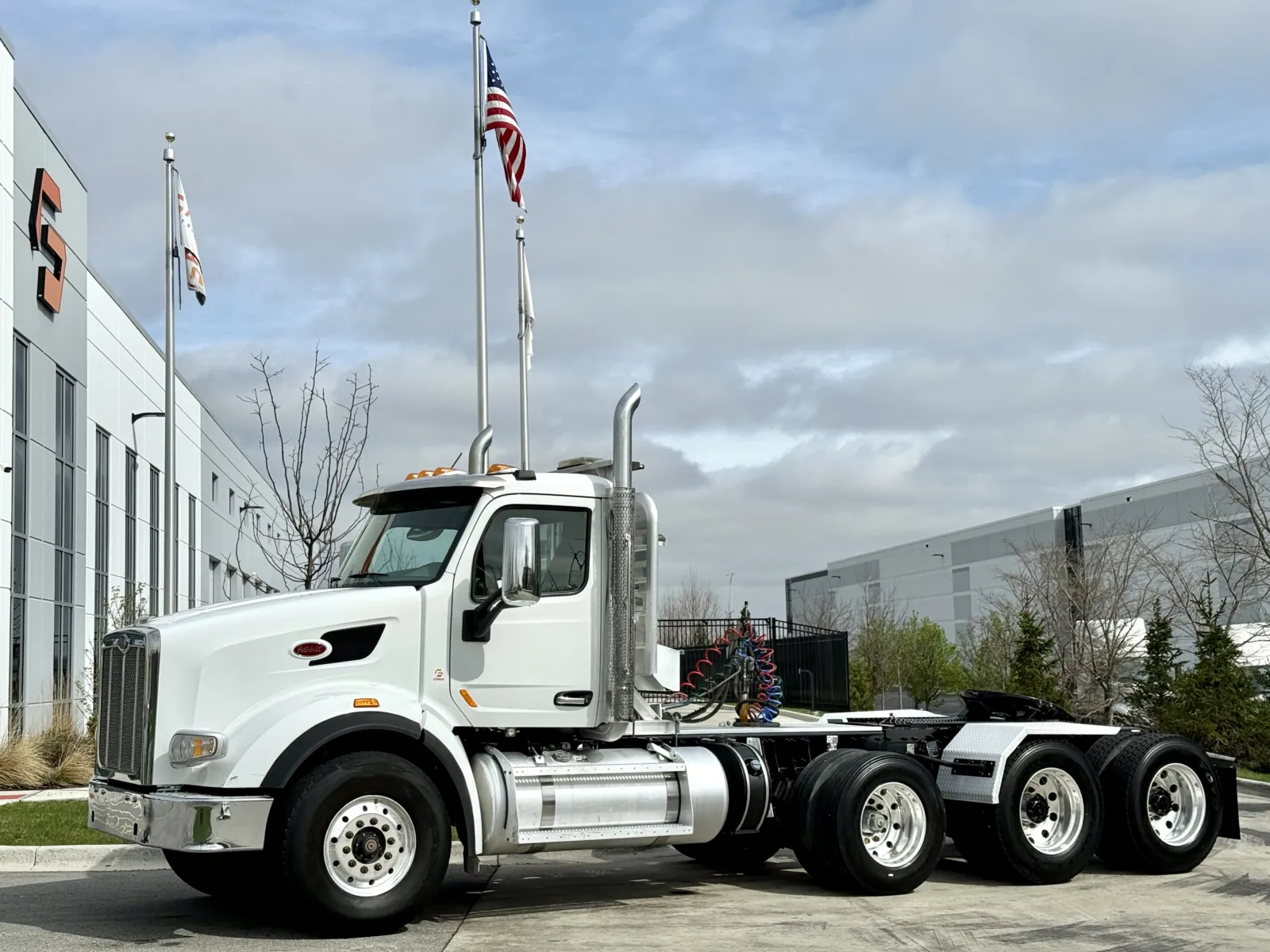2020 PETERBILT 567 for sale in New Lenox, IL