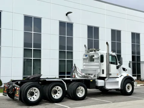 More photos of 2020 PETERBILT 567 at Forge Truck Centers - Illinois, IL