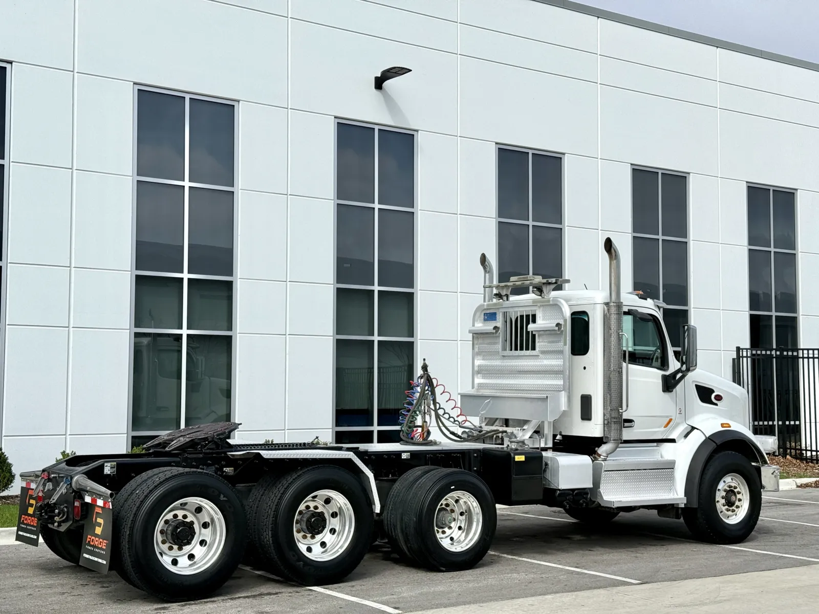 2020 Peterbilt 567 - image 5