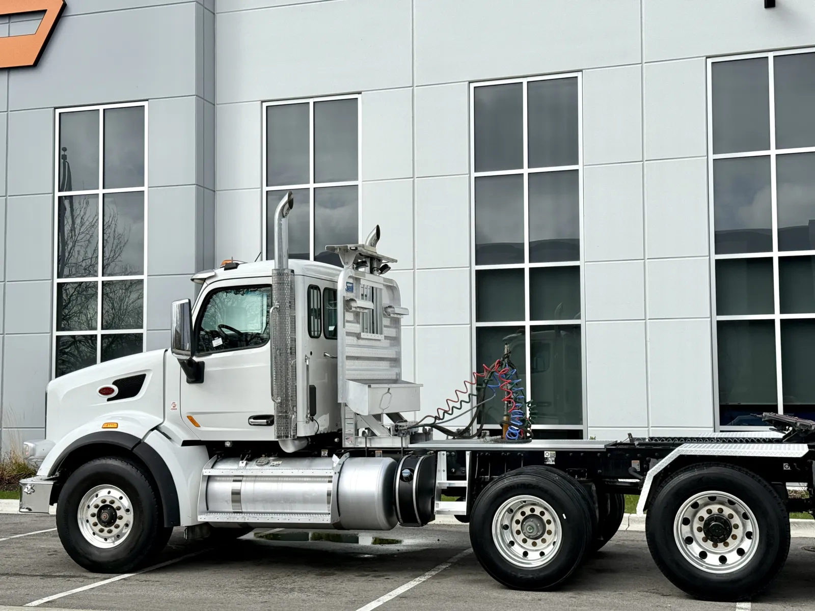 2020 Peterbilt 567 - image 8