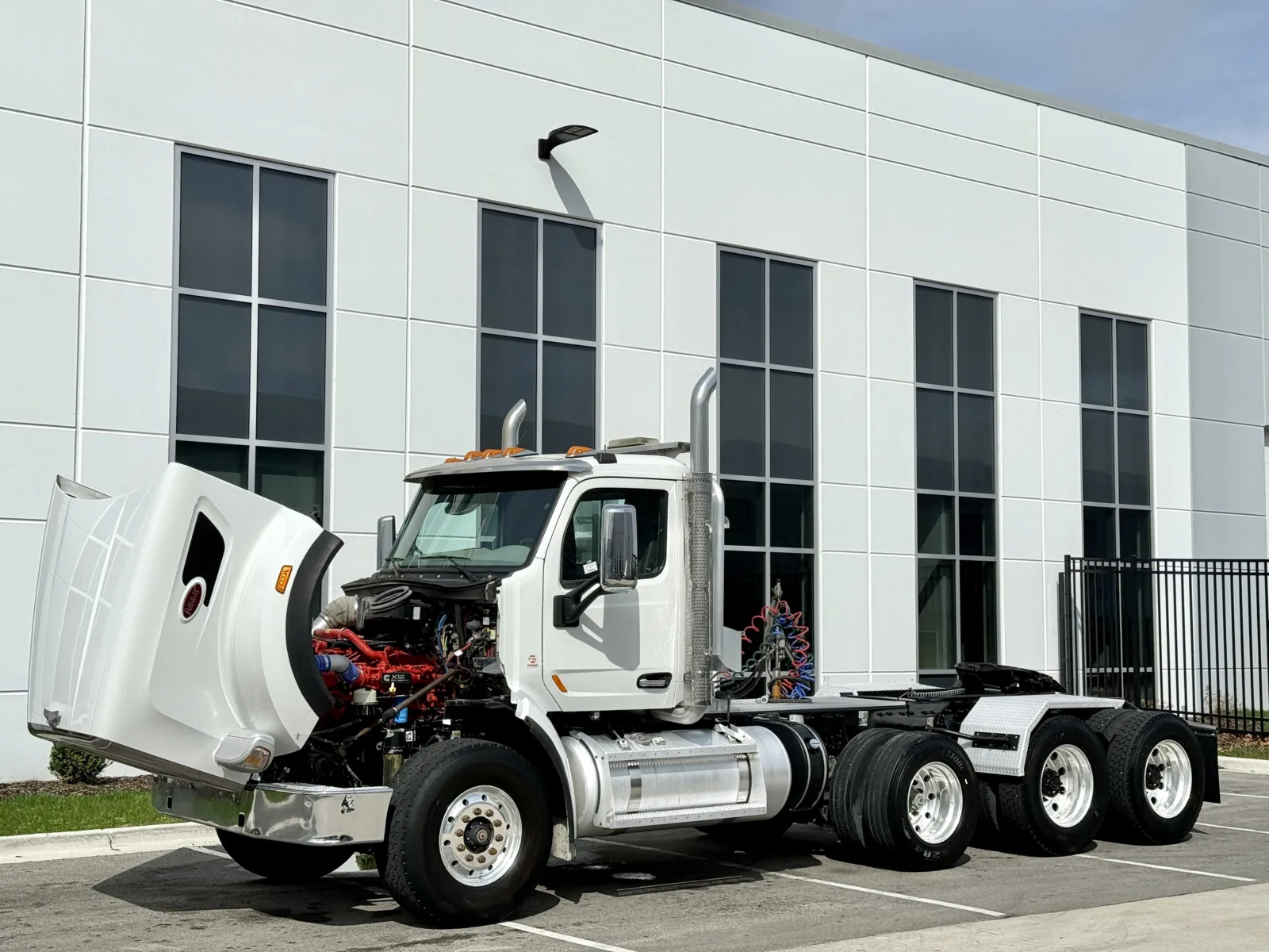 2020 Peterbilt 567 - image 10