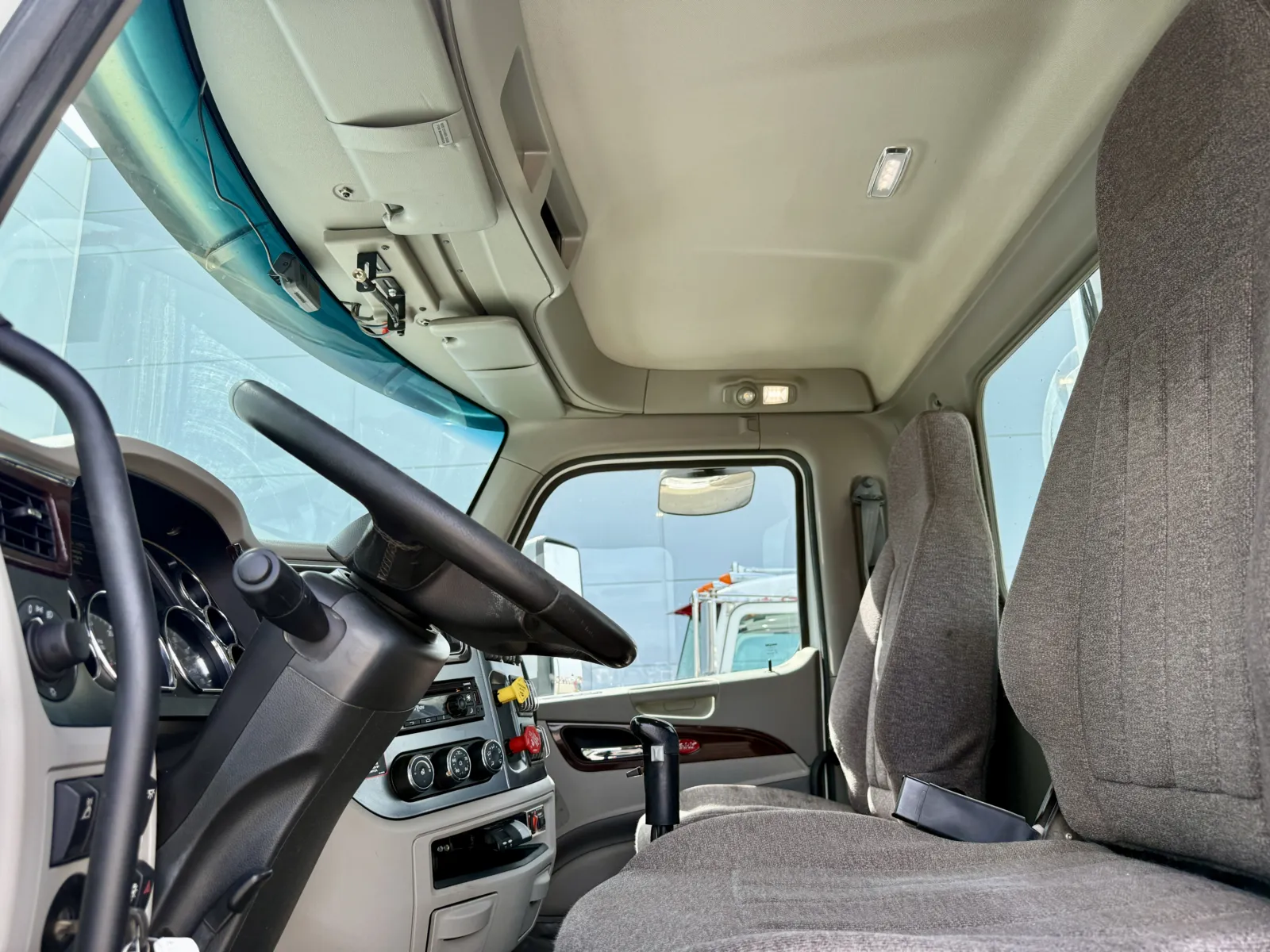 2020 Peterbilt 567 - image 14