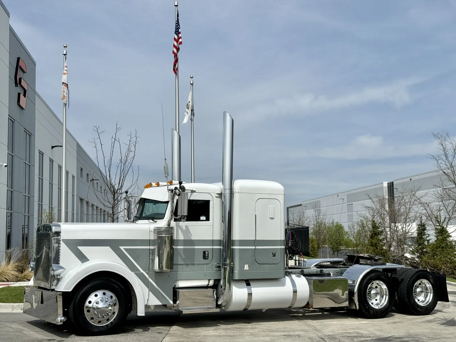 2007 Peterbilt - image 1