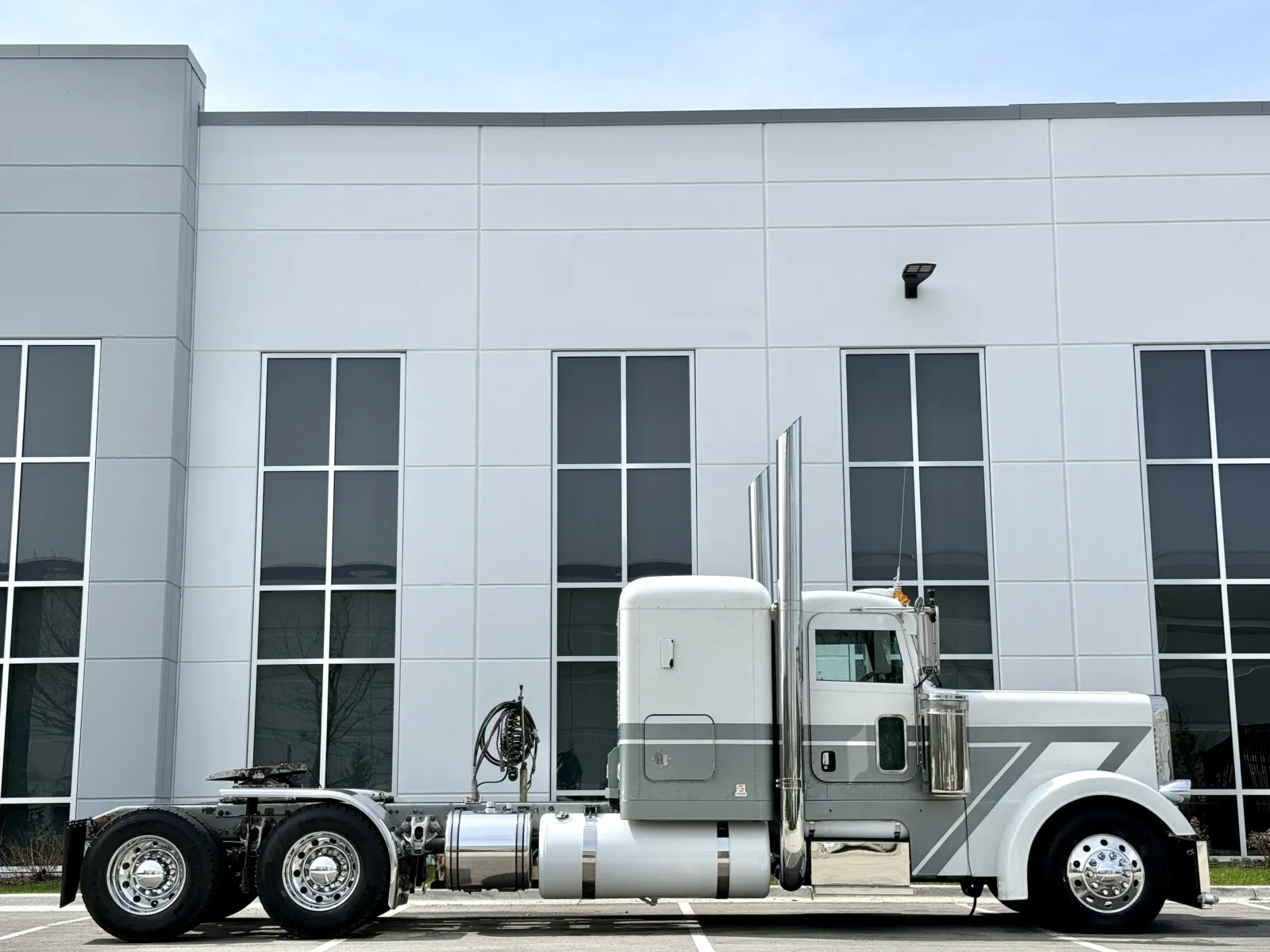 2007 Peterbilt - image 3