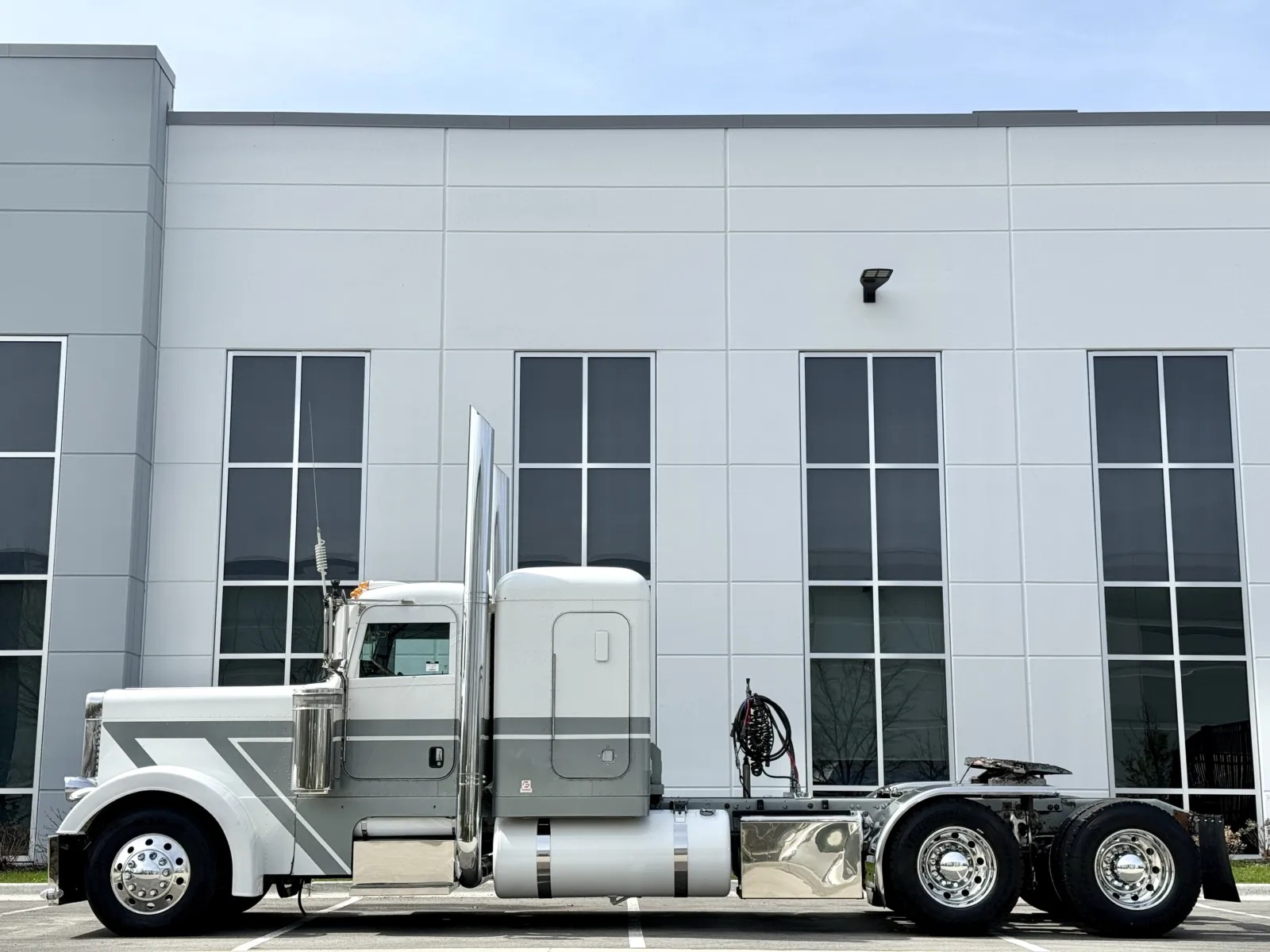 2007 Peterbilt - image 4