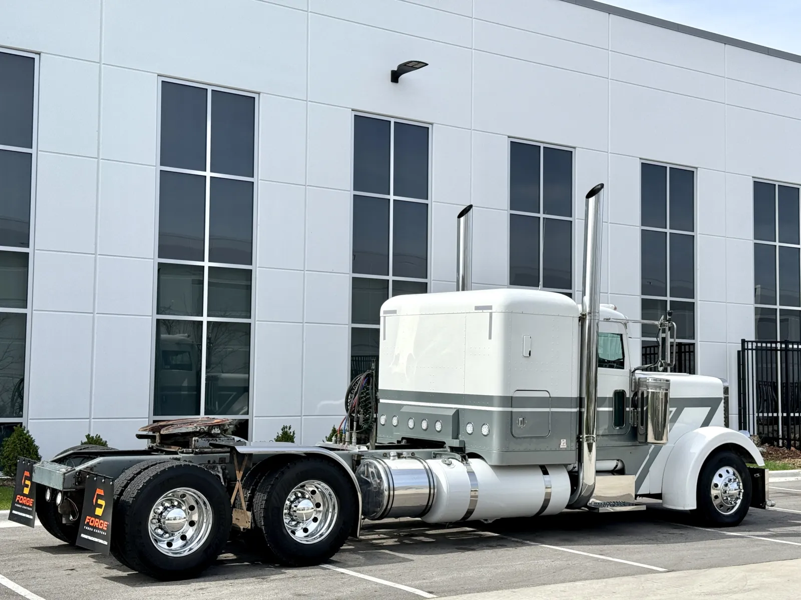 2007 Peterbilt - image 5