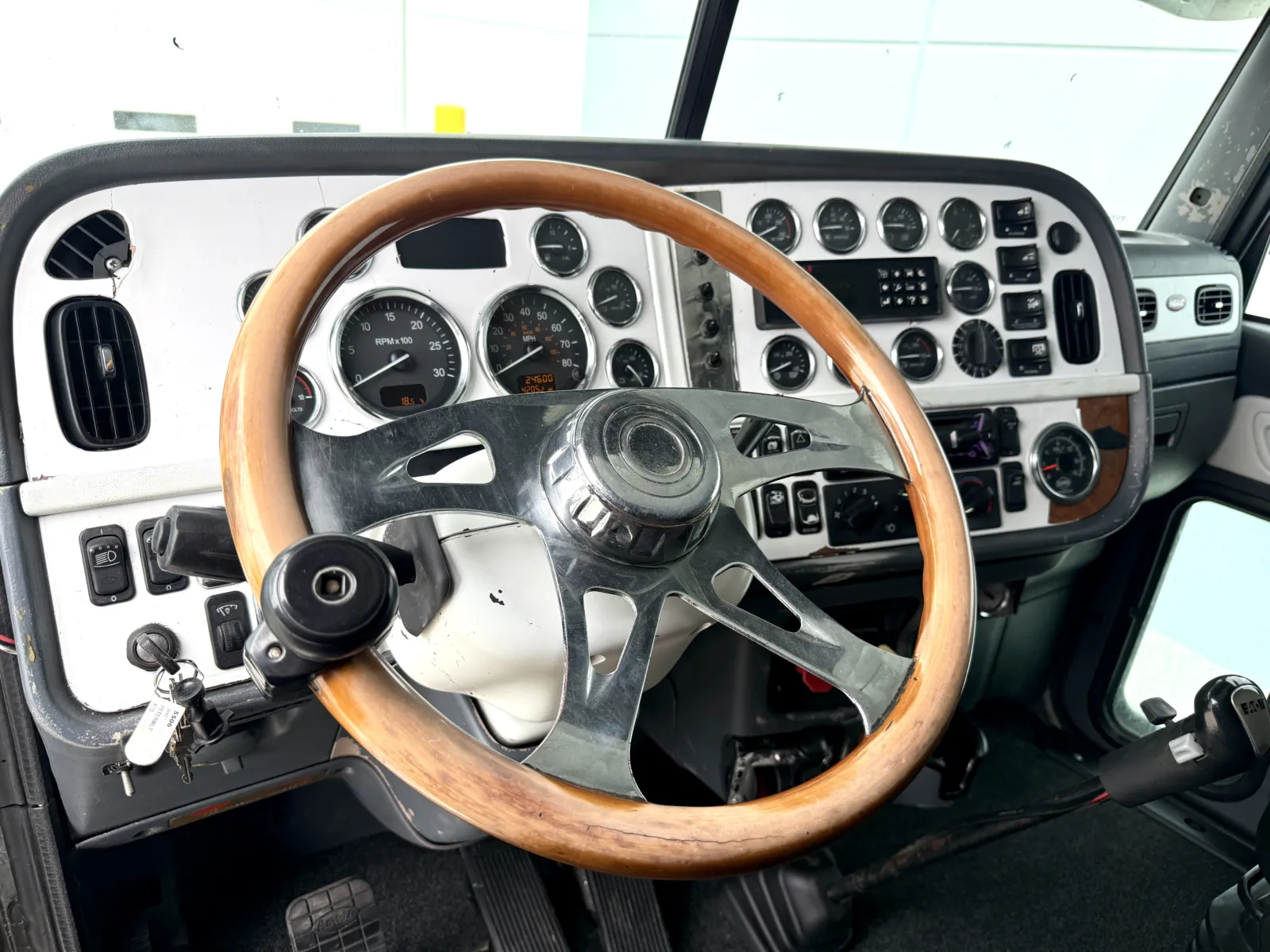 2007 Peterbilt - image 15