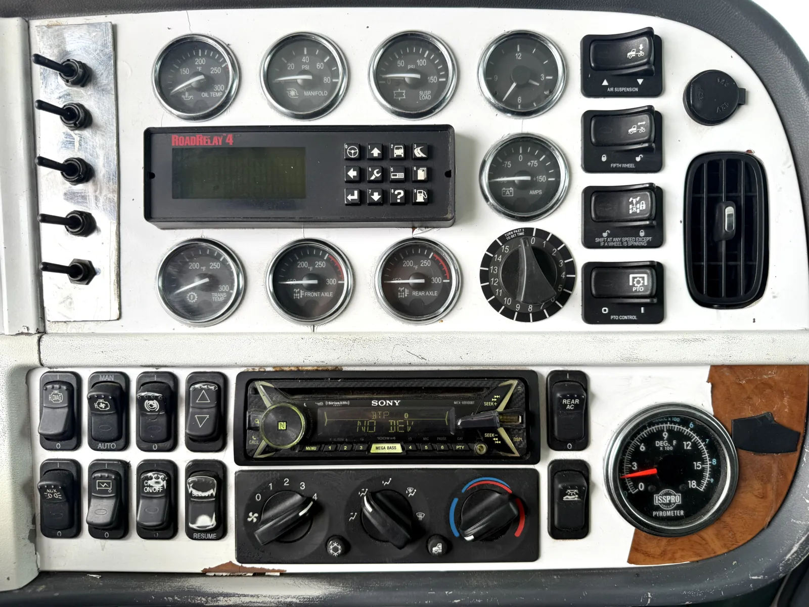 2007 Peterbilt - image 16